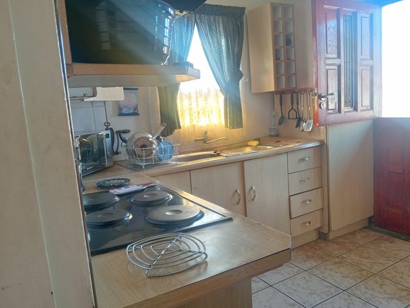 2-Bedroom Home In Mdantsane with Double Garage - Photo 3