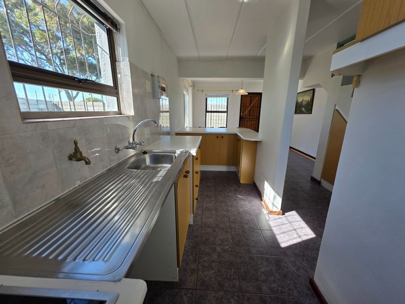 Secure Village living in Ottery, Cape Town - Photo 8