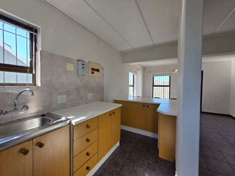 Secure Village living in Ottery, Cape Town - Photo 5
