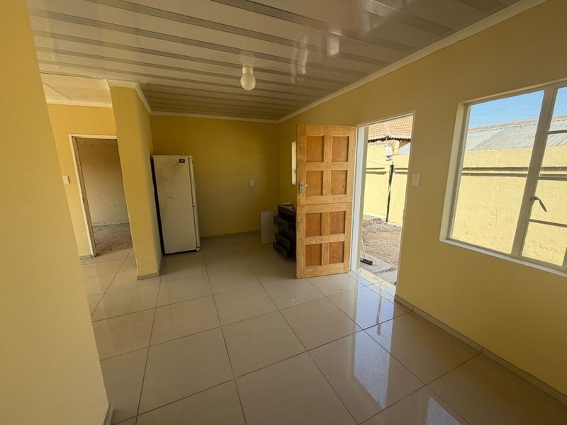 Lovely House For Sale in Rosslyn, Akasia - Photo 3