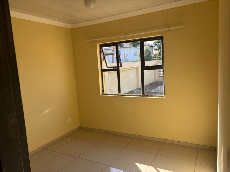 Lovely House For Sale in Rosslyn, Akasia - Photo 7