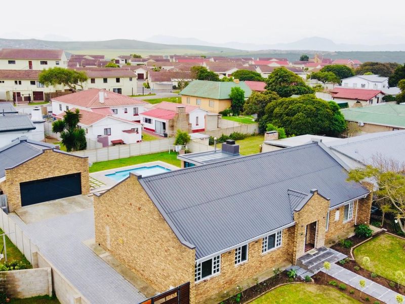Single-Level Coastal Living in the Heart of Hartenbos - Photo 4