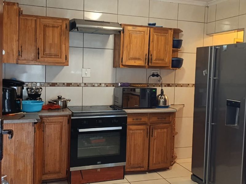 House For Sale in Danville, Pretoria - Photo 8