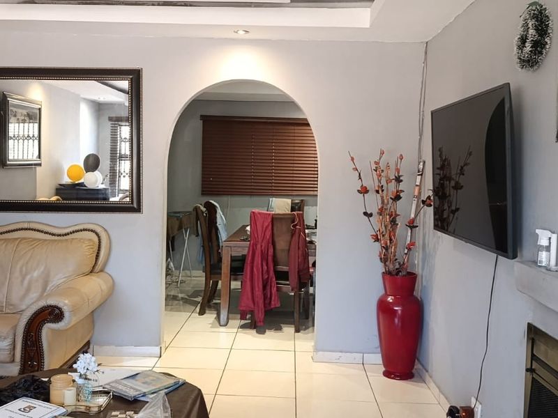 House For Sale in Danville, Pretoria - Photo 6