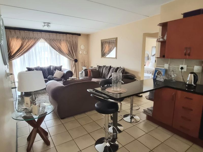 Apartment For Sale in Bardene, Boksburg Saxenburg Complex -Urgent Sale R680000 - Photo 3