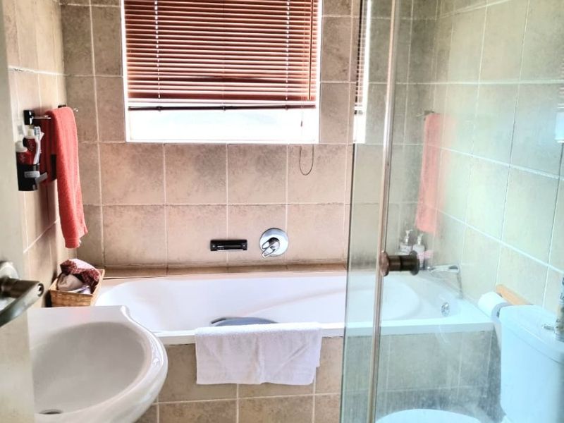 Apartment For Sale in Bardene, Boksburg Saxenburg Complex -Urgent Sale R680000 - Photo 7