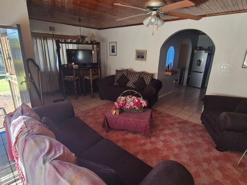 Family Home  in Dal Fouche - Photo 7