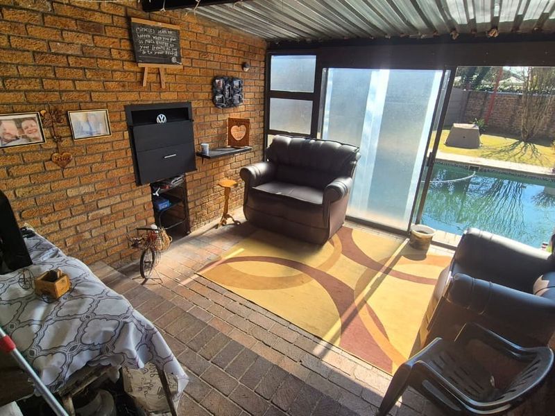 Family Home  in Dal Fouche - Photo 3