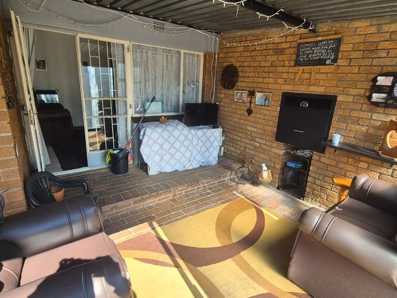 Family Home  in Dal Fouche - Photo 2