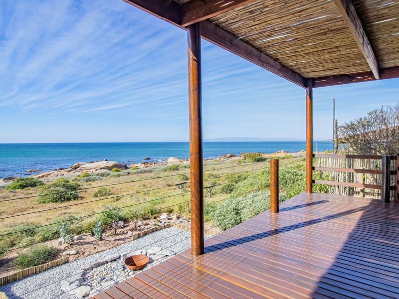 WHALES, WAVES AND ENDLESS HORIZONS - YOUR FRONTROW SEAT TO THE ATLANTIC! - Photo 2