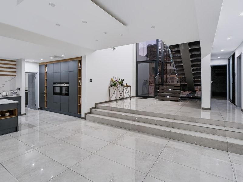 Contemporary 4 Bedroom Luxury Home with Pool, Solar and Panoramic Views | Eye of Africa - Photo 7