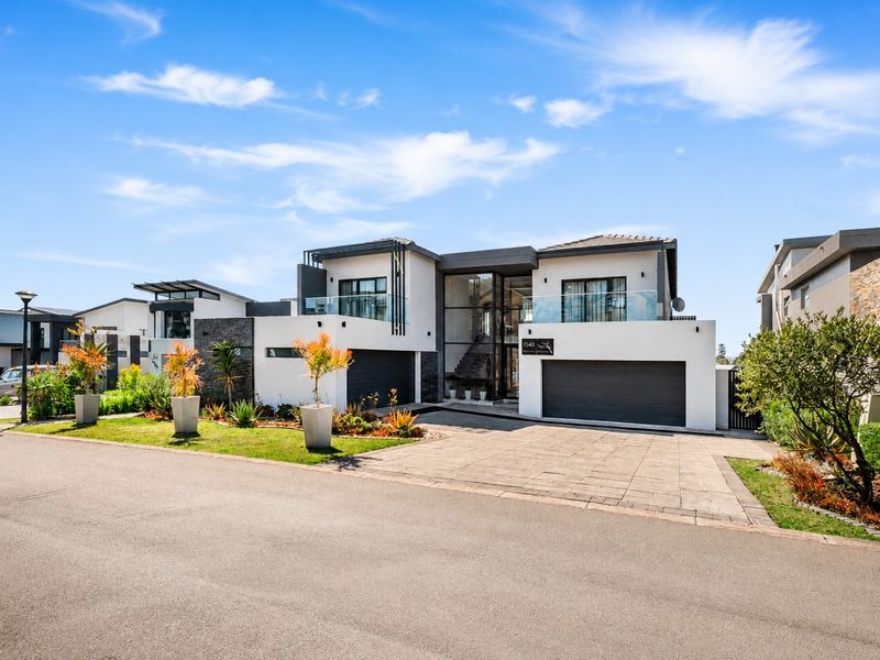 Contemporary 4 Bedroom Luxury Home with Pool, Solar and Panoramic Views | Eye of Africa - Photo 2