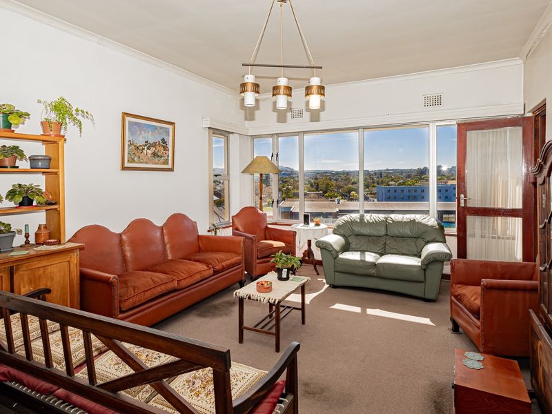 Sunny 2-Bedroom Apartment with Mountain Views in Bellville - Photo 5