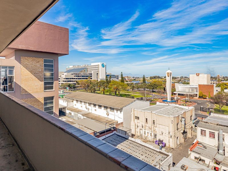 Sunny 2-Bedroom Apartment with Mountain Views in Bellville - Photo 2