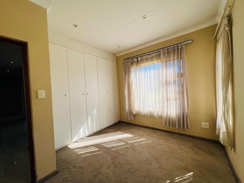 House For Sale in Emfuleni Golf Estate, Vanderbijlpark - Photo 8