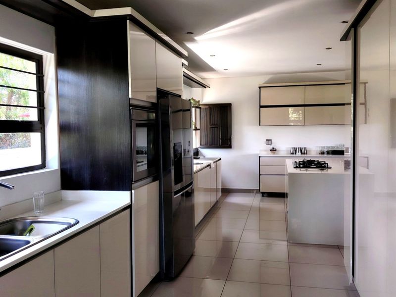 Captivating Open-plan home in a cul-de-sac awaits you - Photo 7