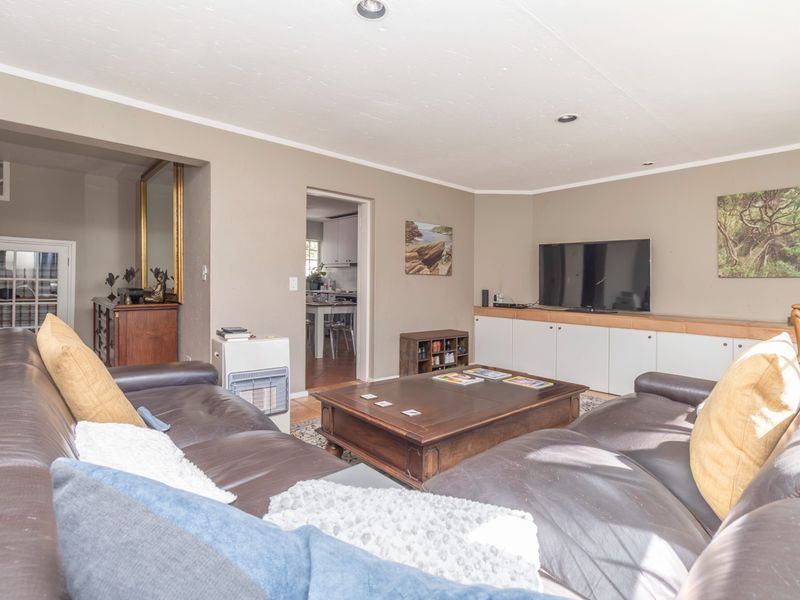 Immaculate 4 Bedroom Family Home with Pool, Backup Power And Water in Secure Woodmead Estate - Photo 5