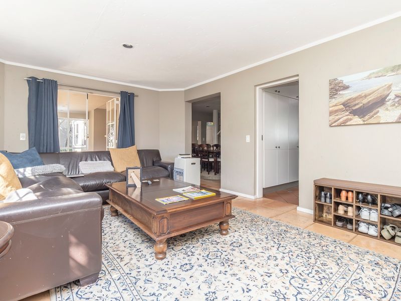 Immaculate 4 Bedroom Family Home with Pool, Backup Power And Water in Secure Woodmead Estate - Photo 6