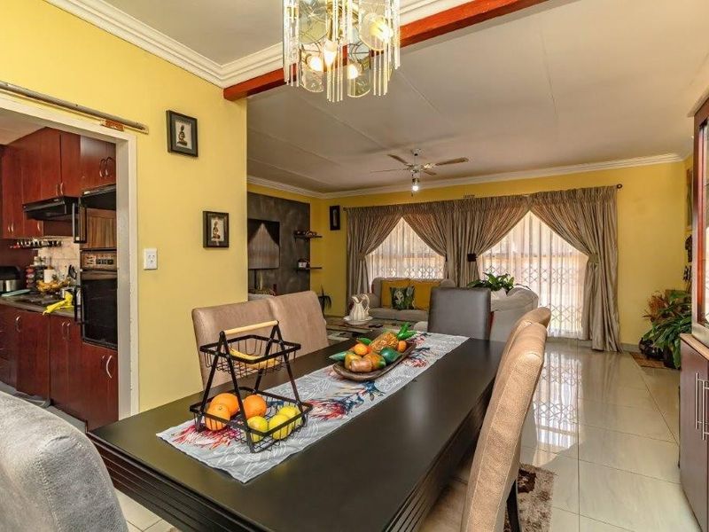 House For Sale in Birch Acres, Kempton Park - Photo 7