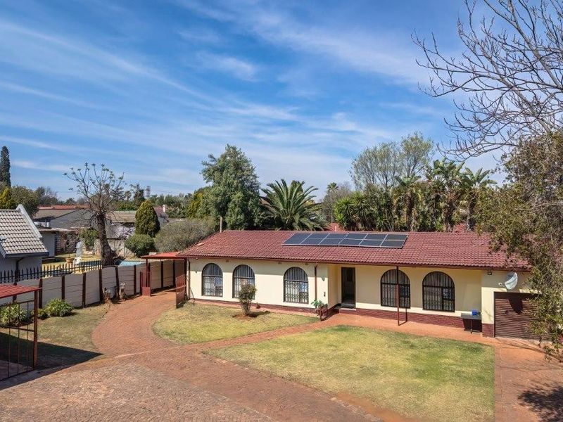 House For Sale in Birch Acres, Kempton Park - Photo 2