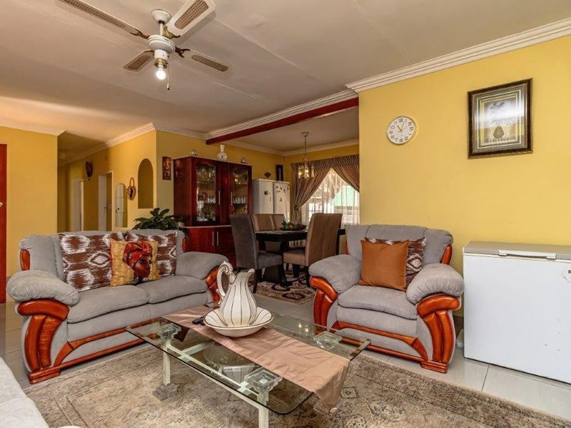 House For Sale in Birch Acres, Kempton Park - Photo 5