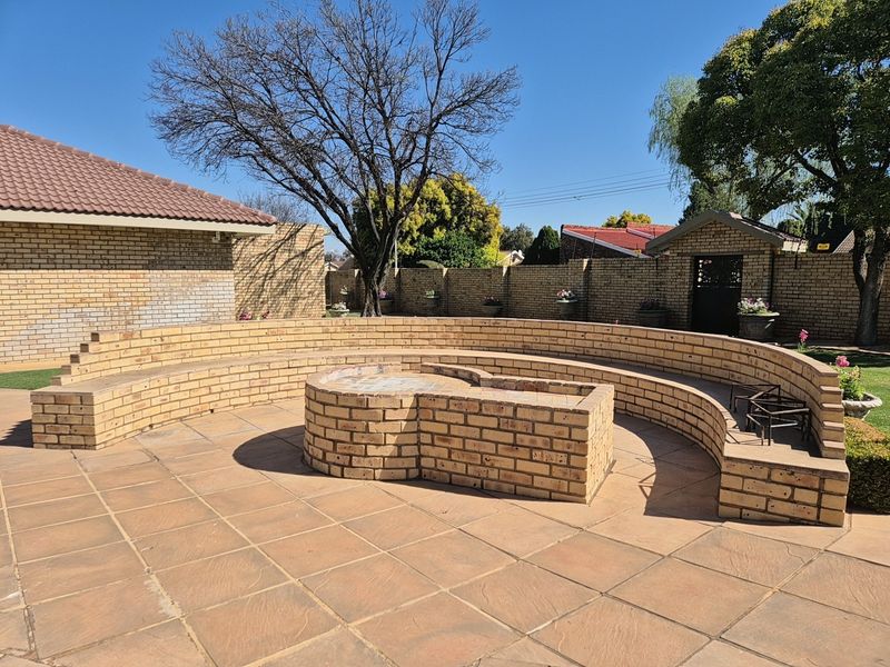 House For Sale in Van Der Hoff Park, Potchefstroom, North West - Photo 6