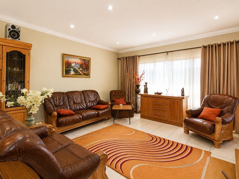 Versatile Family Home with Separate Cottage, Exceptional Parking and Multiple Living Zones - Photo 2