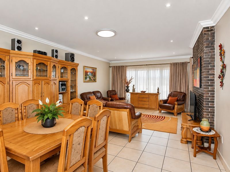 Versatile Family Home with Separate Cottage, Exceptional Parking and Multiple Living Zones - Photo 3