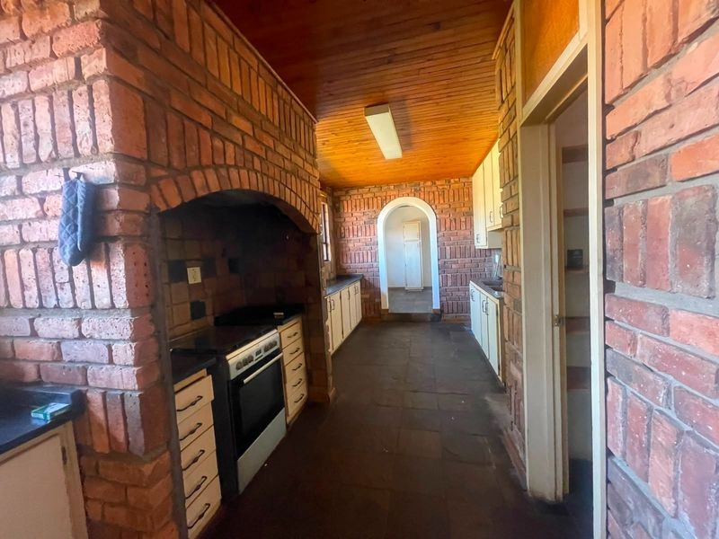 House For Sale in Colts Hill White River Mpumalanga - Photo 4