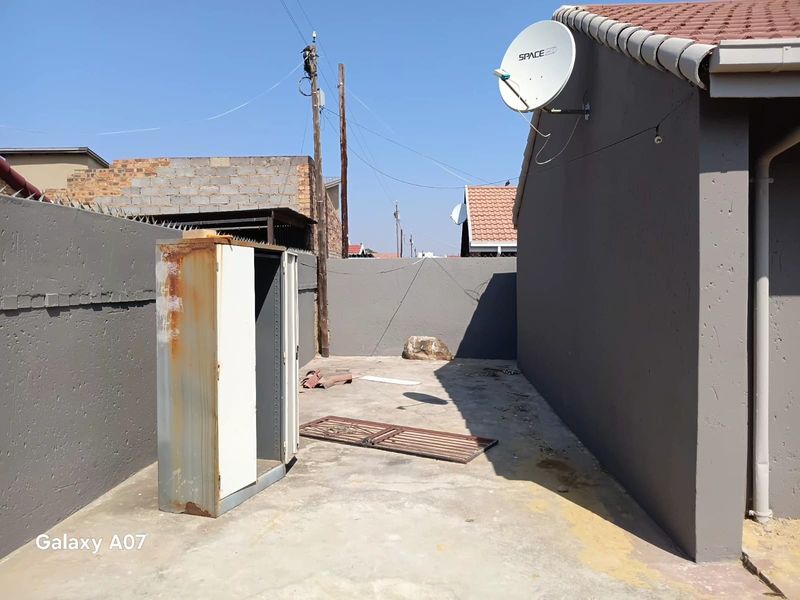 House sale in Pimville - Photo 7
