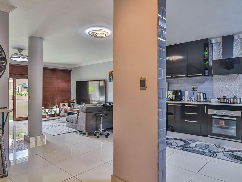 Townhouse For Sale in Morningside, Durban, KwaZulu Natal - Photo 7