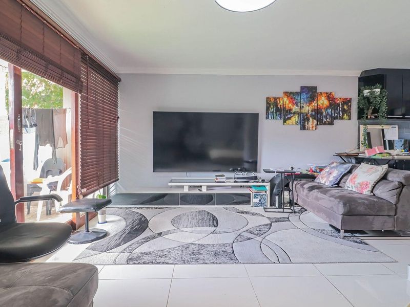 Townhouse For Sale in Morningside, Durban, KwaZulu Natal - Photo 4