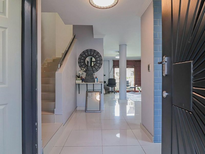 Townhouse For Sale in Morningside, Durban, KwaZulu Natal - Photo 2
