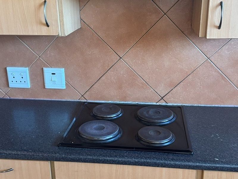 Apartment For Sale in Parkhill Gardens, Germiston - Photo 8
