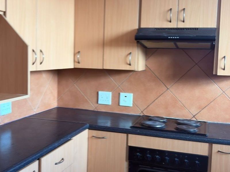 Apartment For Sale in Parkhill Gardens, Germiston - Photo 7