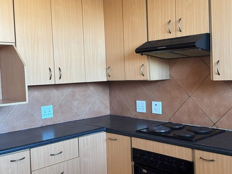 Apartment For Sale in Parkhill Gardens, Germiston - Photo 3
