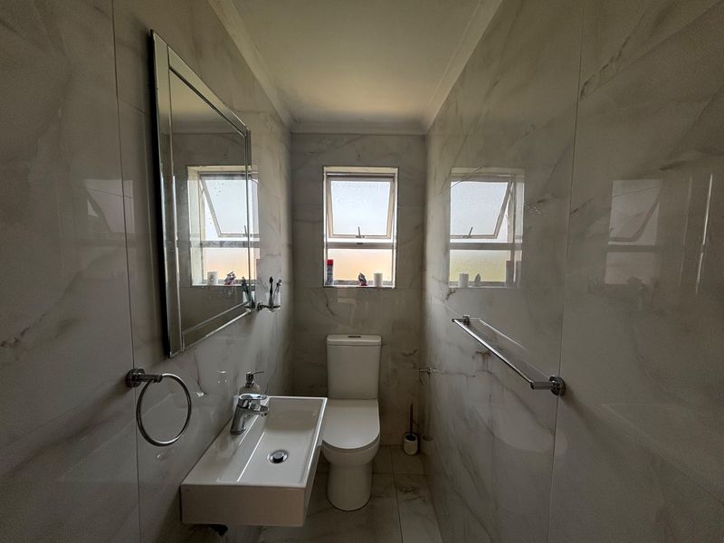 Apartment For Sale in Hermanus Beach Club, Hermanus - Photo 4