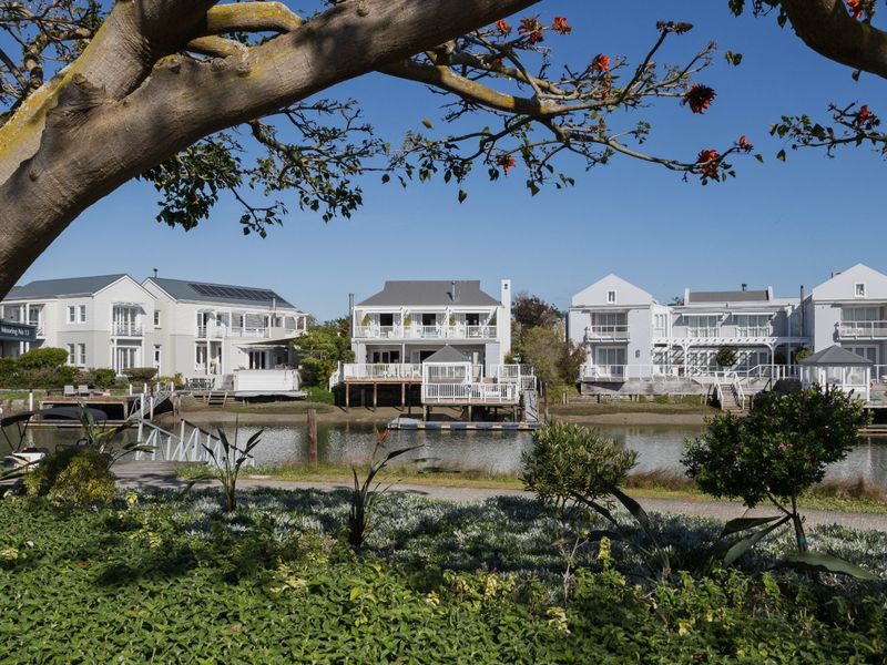 Spacious 4 bedroom Waterfront Home on Thesen Island - Photo 2