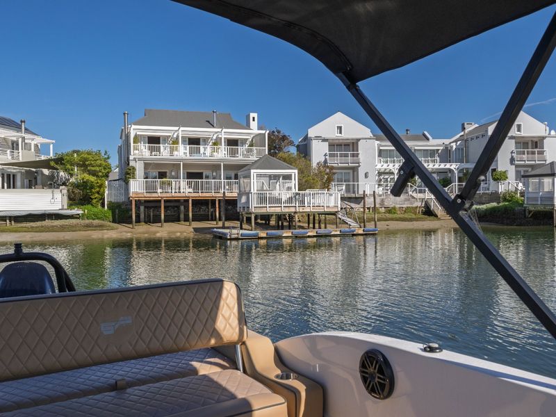 Spacious 4 bedroom Waterfront Home on Thesen Island - Photo 4