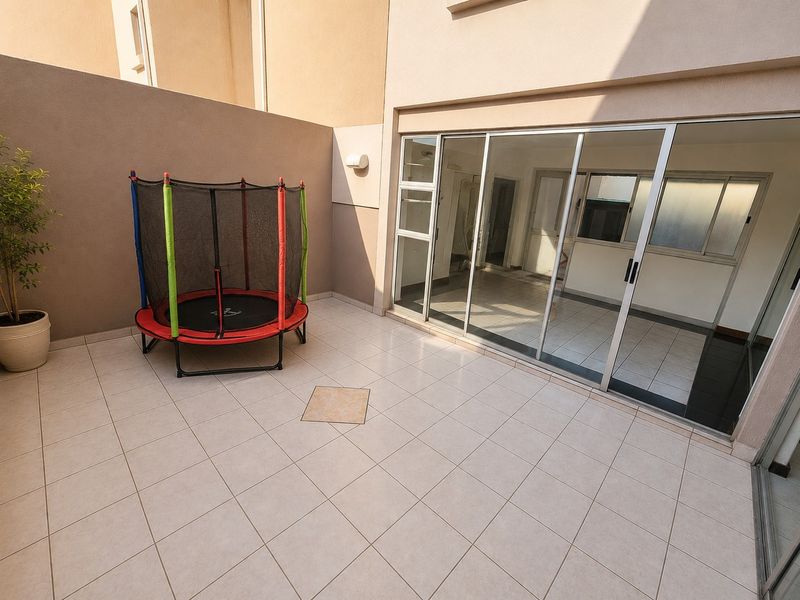 Apartment For Sale in Corlett Gardens, Johannesburg - Photo 4
