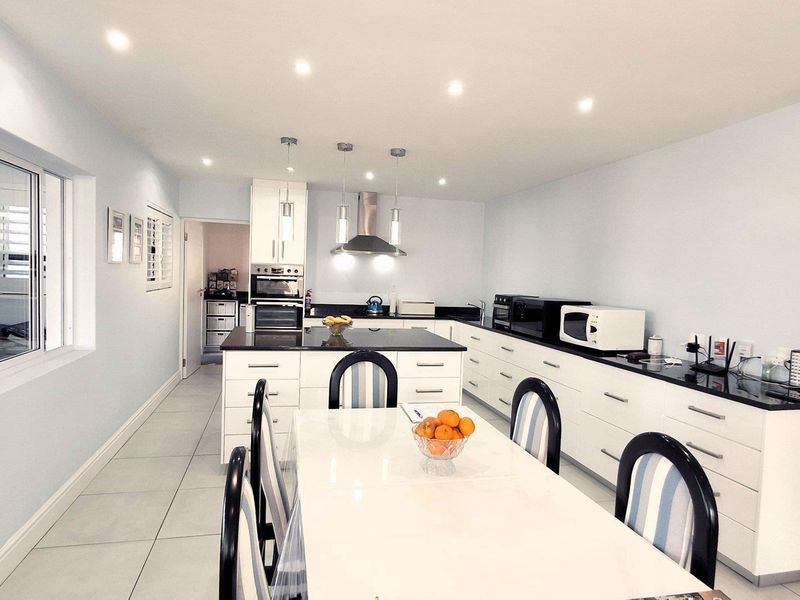 House For Sale in Stilbaai Wes, Stilbaai - Photo 2