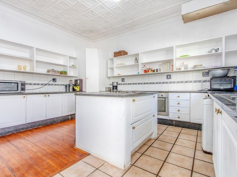 House For Sale in Greymont, Johannesburg - Photo 2