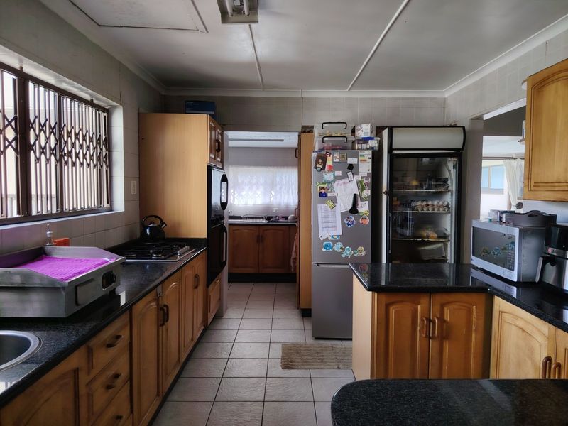 Expansive House For Sale in Beverley Hills, Durban, KwaZulu Natal - Photo 10