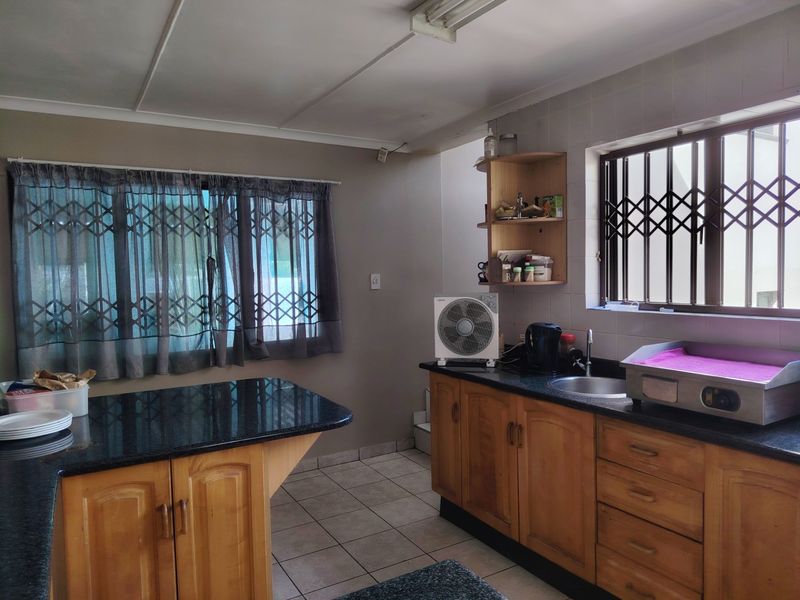 Expansive House For Sale in Beverley Hills, Durban, KwaZulu Natal - Photo 9