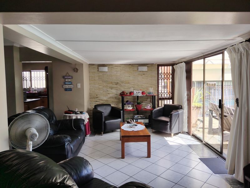 Expansive House For Sale in Beverley Hills, Durban, KwaZulu Natal - Photo 6