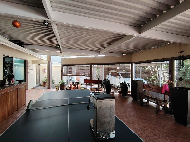 Expansive House For Sale in Beverley Hills, Durban, KwaZulu Natal - Photo 2
