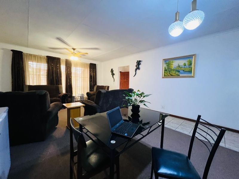 Townhouse For Sale in  Vanderbijlpark ,CW 3, Vanderbijlpark CW - Photo 8