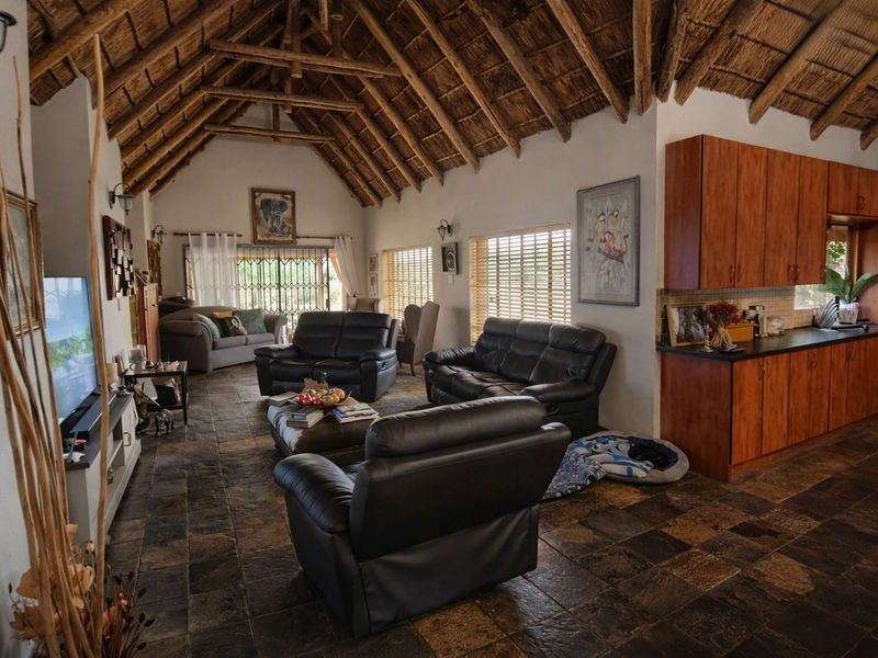 7.2ha Private Off-Grid Bushveld Lifestyle Property - Photo 3