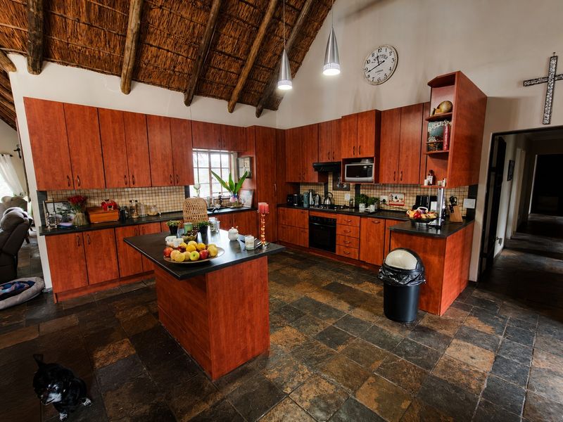 7.2ha Private Off-Grid Bushveld Lifestyle Property - Photo 9