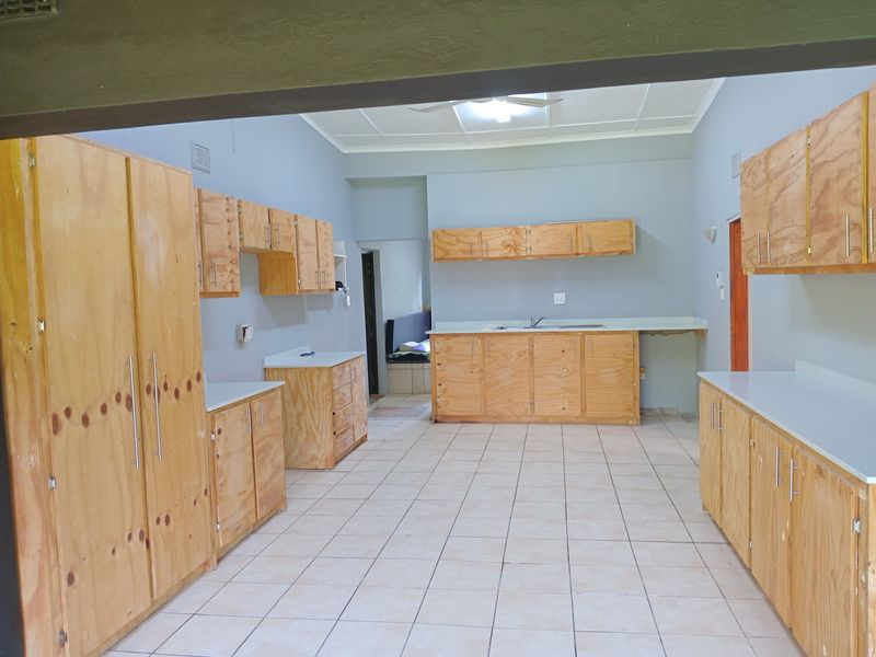 Space, Privacy and Possibilities - A Wonderful Family Home Near Dolphin Bay - Photo 7